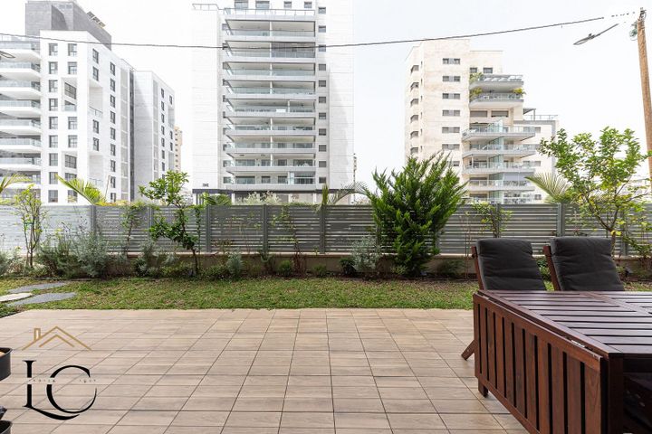 דירת גן, חולון