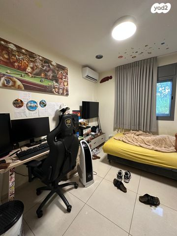 דירה, שרת, טירת כרמל