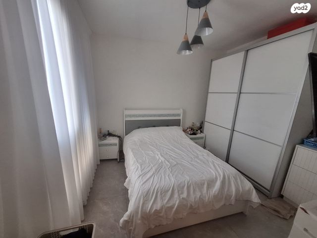 דירה, הרב ניסנבאום 37, בת ים