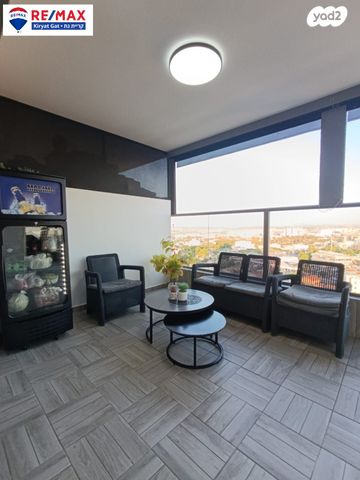 גג/ פנטהאוז, היסמין 111, הפרחים, קרית גת