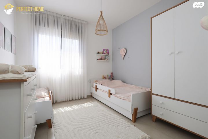 דירה, אהבת אדם, שרונה, כפר יונה