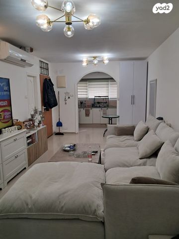 דירת גן, מעלה אדומים