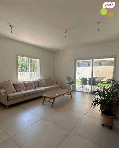 דו משפחתי, בנימינה גבעת עדה