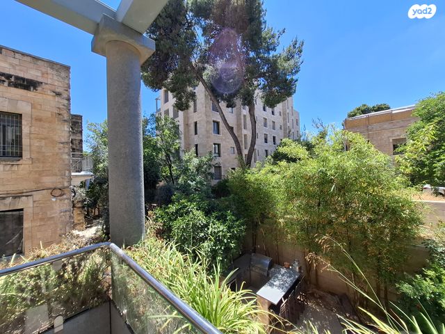 דירה, מרדכי צבי מנה, טלביה, קוממיות, ירושלים