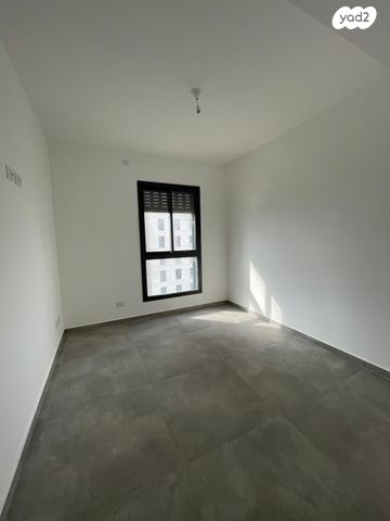 דירה, אמנון ליפקין שחק, נוף הטיילת, נתניה