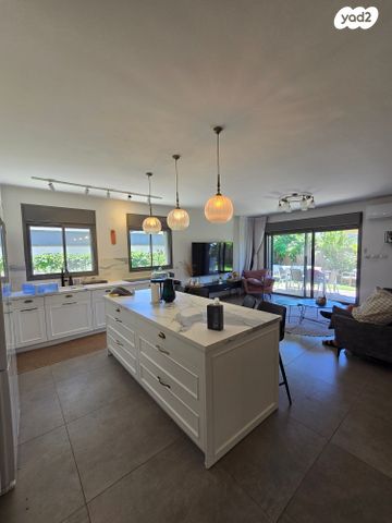 דירת גן, תל מונד