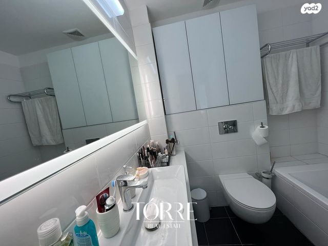 דירה, דרך מנחם בגין 160, מונטיפיורי, הרכבת, תל אביב יפו