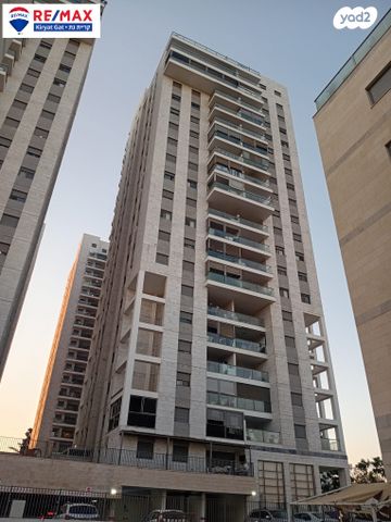 גג/ פנטהאוז, היסמין 111, הפרחים, קרית גת