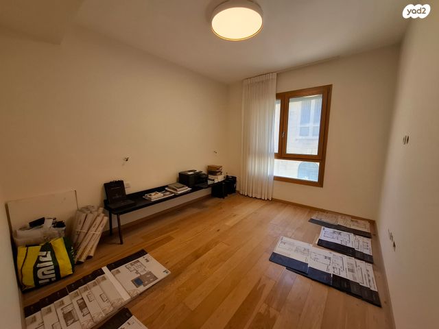 דירה, מרדכי צבי מנה, טלביה, קוממיות, ירושלים