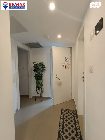 גג/ פנטהאוז, היסמין 111, הפרחים, קרית גת