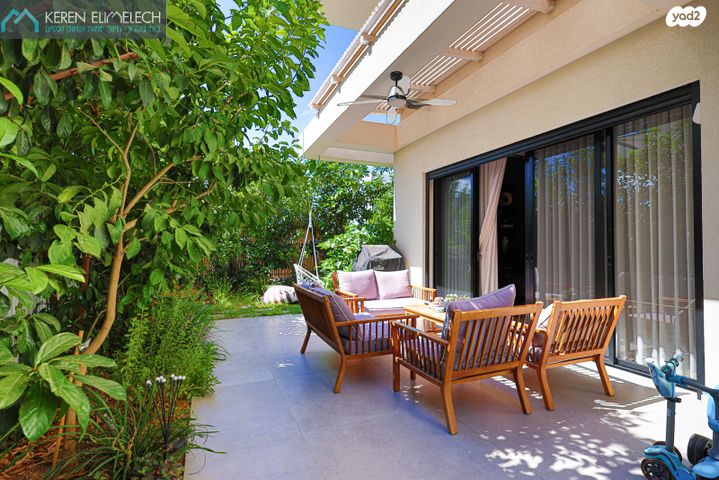 דירת גן, תל מונד