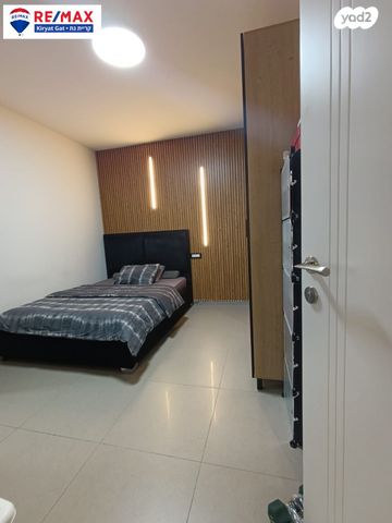 גג/ פנטהאוז, היסמין 111, הפרחים, קרית גת