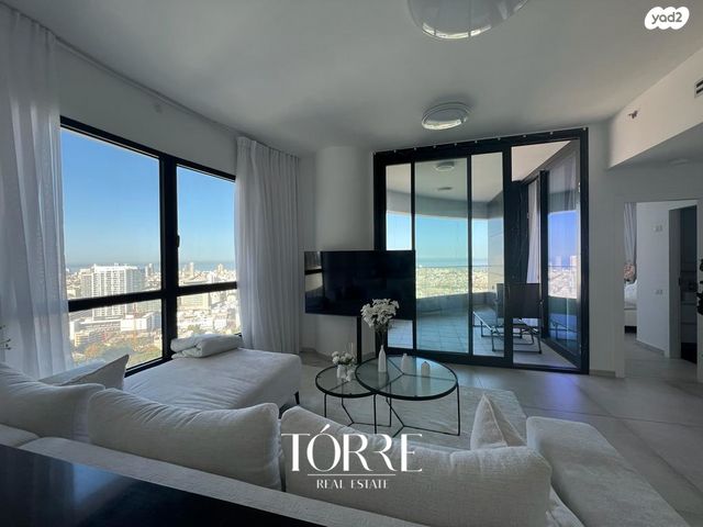 דרך מנחם בגין 160