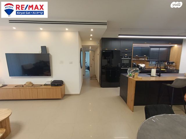 גג/ פנטהאוז, היסמין 111, הפרחים, קרית גת