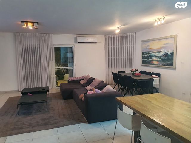 בית פרטי/ קוטג', פרדסיה