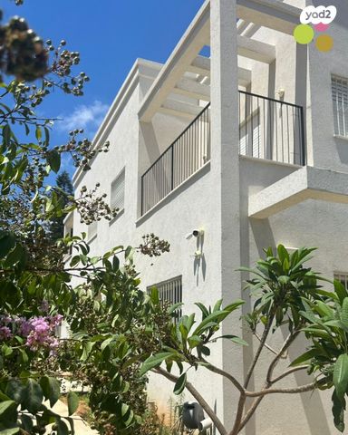 דו משפחתי, בנימינה גבעת עדה