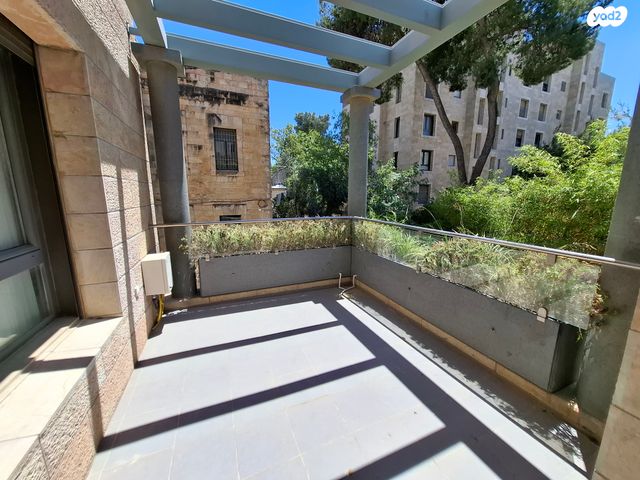 דירה, מרדכי צבי מנה, טלביה, קוממיות, ירושלים