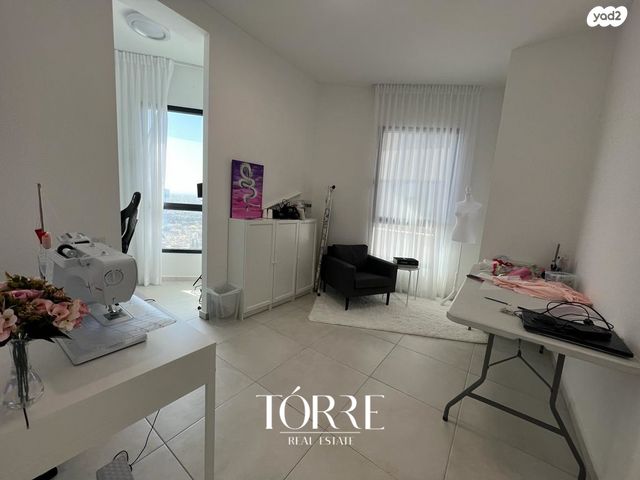 דירה, דרך מנחם בגין 160, מונטיפיורי, הרכבת, תל אביב יפו