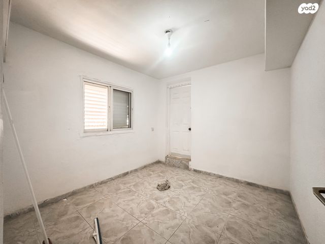 דירה, שדרות ירושלים, חב"ד, קרית מלאכי