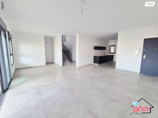 דופלקס, כפר סבא הירוקה, כפר סבא