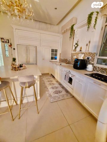 דו משפחתי, אנגל, נווה דוד, רמלה