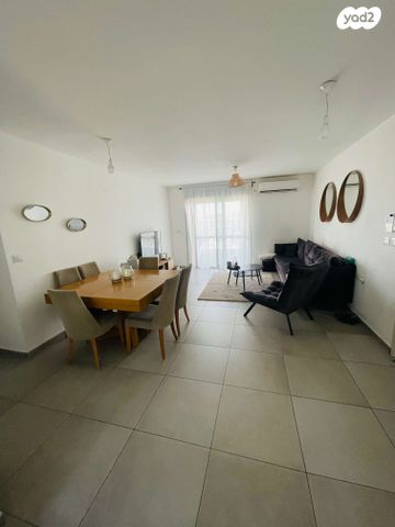 דירה, אהרון כהן, חומת שמואל, הר חומה, ירושלים