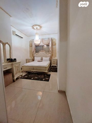 דו משפחתי, אנגל, נווה דוד, רמלה