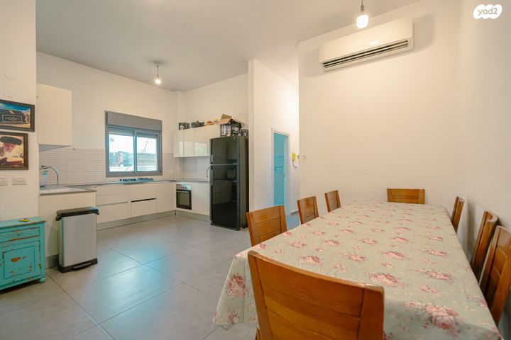 דירת גן, אלה, החורש, חריש