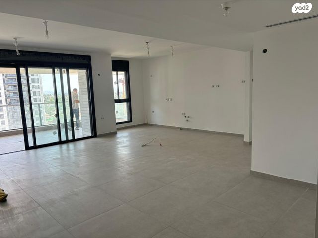 דירה, יונה וולך, גרין פארק החדשה, הוד השרון