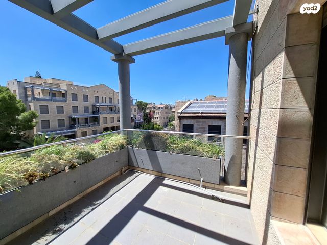 דירה, מרדכי צבי מנה, טלביה, קוממיות, ירושלים