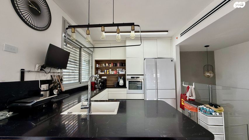 דופלקס, קנדלר, רחובות