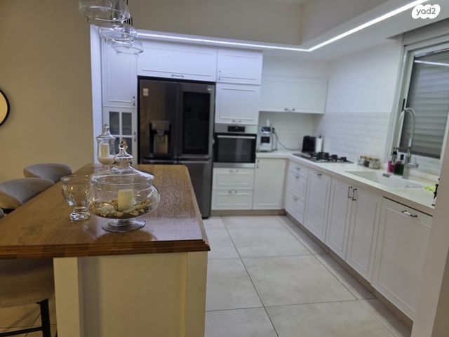 דירת גן, חתני פרס ישראל, באר יעקב