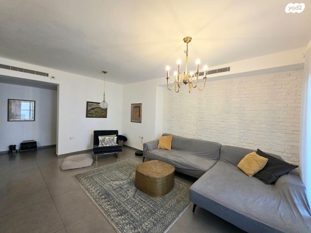 דירה, הציפורים, מודיעין מכבים רעות