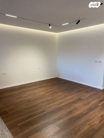 דירה, תדהר, המכבים, גבעת זאב