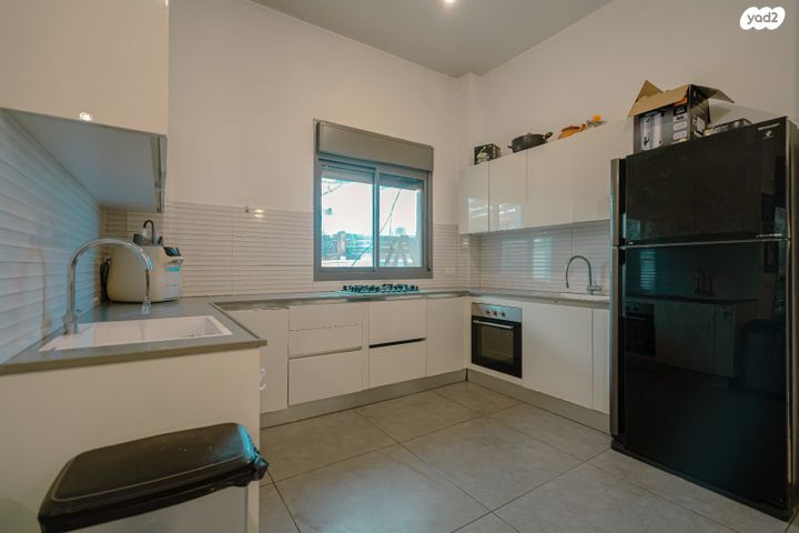 דירת גן, אלה, החורש, חריש