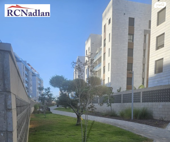 דירת גן, מניה שוחט, אור יהודה