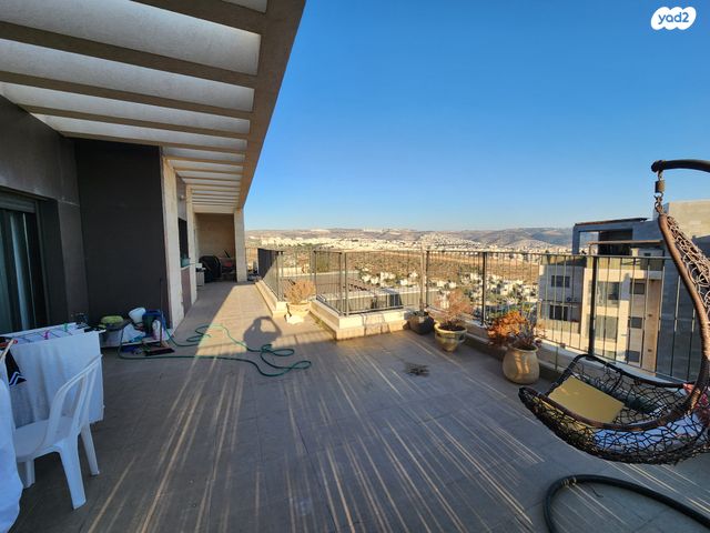 גג/ פנטהאוז, סנסן, צור הדסה