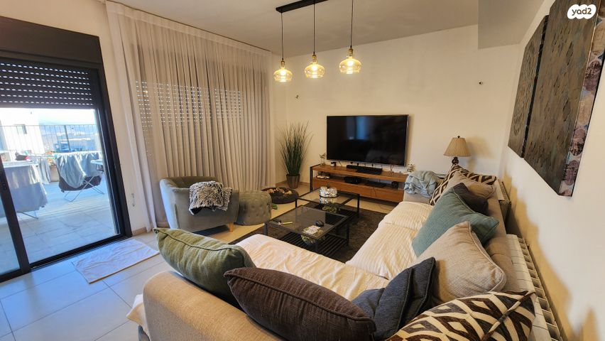 גג/ פנטהאוז, סנסן, צור הדסה