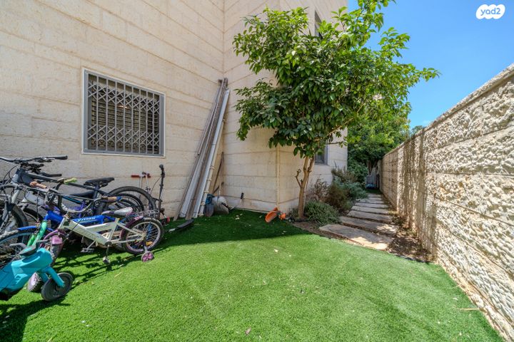 דירת גן, יקינטון 4, הפרחים, חריש