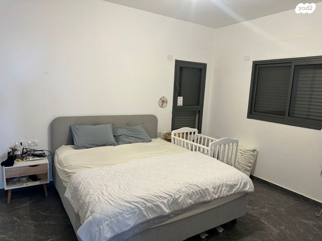 דו משפחתי, שכונה 11, תל מונד