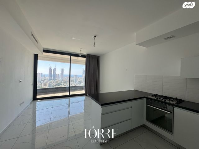 דרך מנחם בגין 158