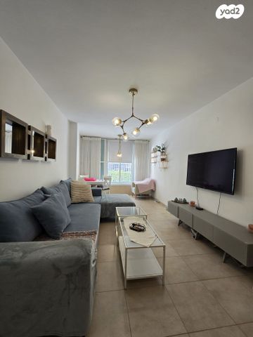 דירה, שלום עליכם, בת ים