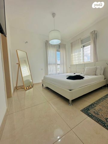 גג/ פנטהאוז, הזמיר 76, נהריה הירוקה, נהריה