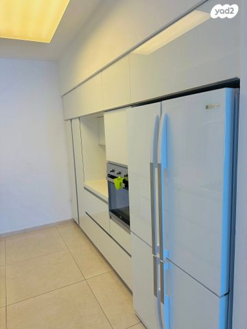 גג/ פנטהאוז, הזמיר 76, נהריה הירוקה, נהריה