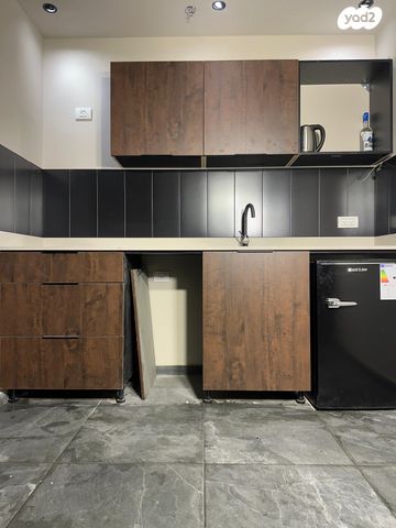 סטודיו/ לופט, יצחק שדה, מונטיפיורי, הרכבת, תל אביב יפו