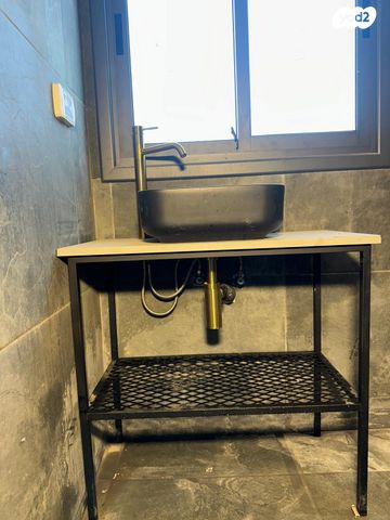 סטודיו/ לופט, יצחק שדה, מונטיפיורי, הרכבת, תל אביב יפו