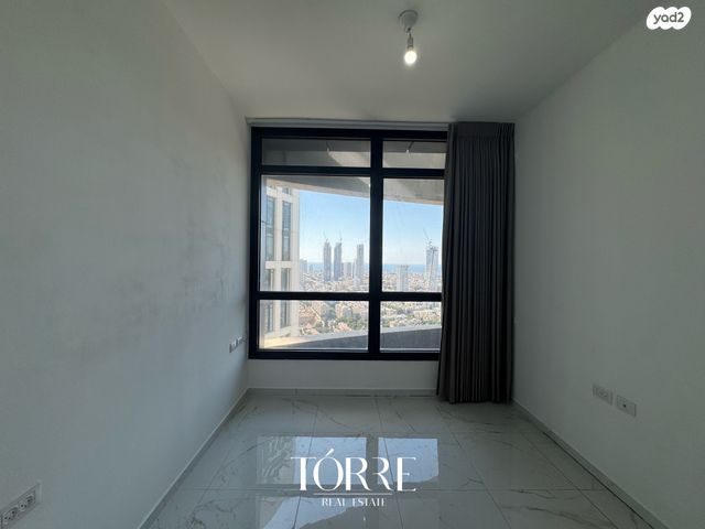 דירה, דרך מנחם בגין 158, מונטיפיורי, הרכבת, תל אביב יפו