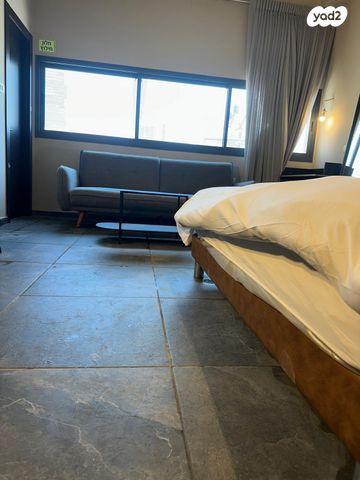 בית מלון, יצחק שדה, מונטיפיורי, הרכבת, תל אביב יפו