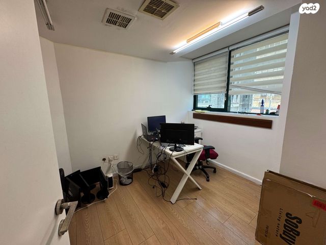 משרדים, בצלאל, בורסה, רמת גן