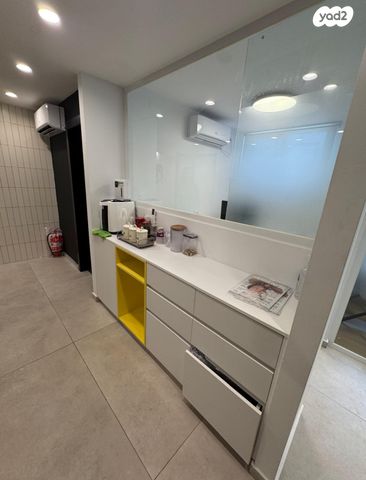 קליניקות, כפר סבא